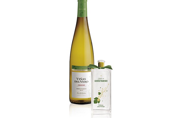 2_Perfume de Gewurztraminer_with wine